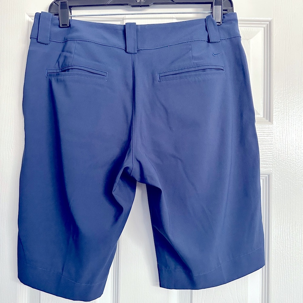 Women’s size 6. Nike golf shorts - Picture 3 of 3